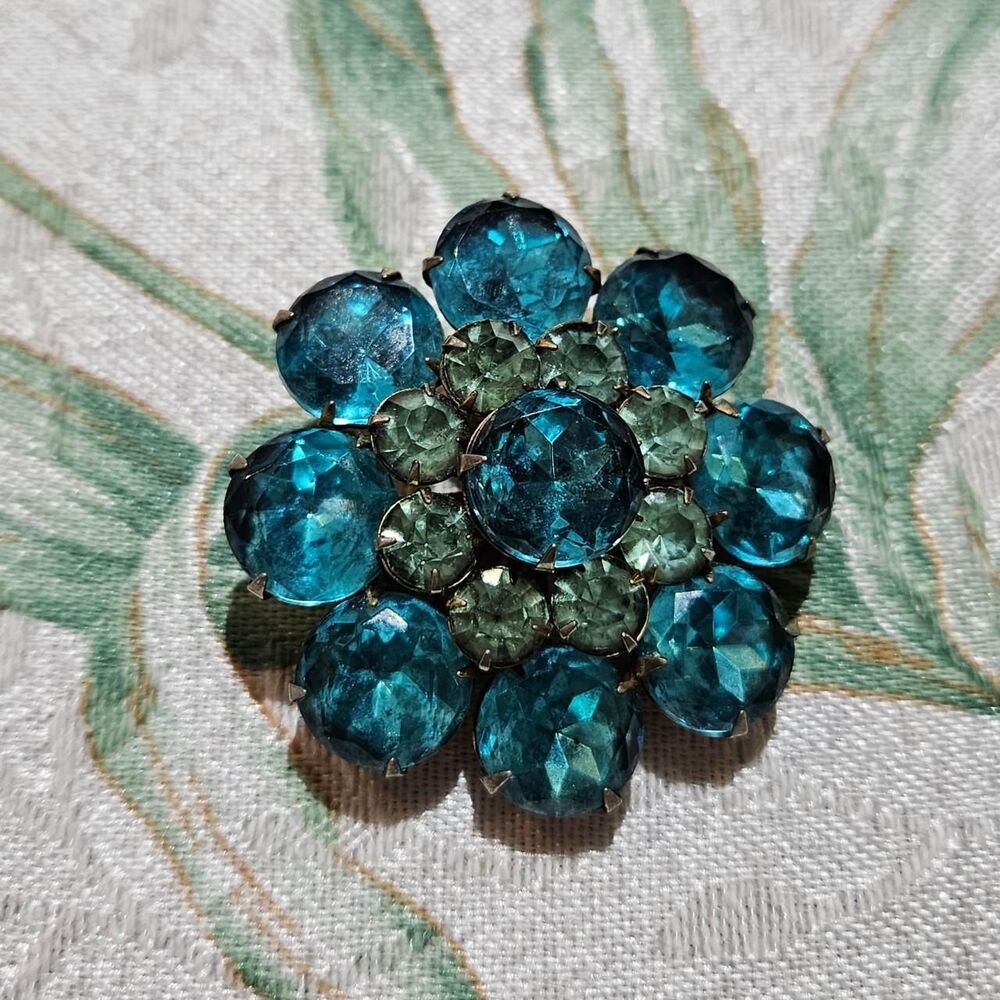 vintage boho cottagecore blue flower brooch